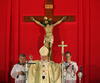 El Papa Benedicto XVI (c) oficia una eucaristía en la plaza "Antonio Maceo" de Santiago de Cuba.