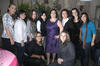 04032012 LAURISEL  Elías González acompañada de las asistentes a su recepción de canastilla.