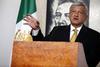 Andrés Manuel López Obrador, candidato de la izquierda a la Presidencia de México, ofreció una conferencia de prensa, donde dijo que la pensión para adultos será obligatoria y que los medios de comunicación realicen varios debates.