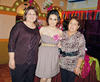 08042012 CAROLINA  con su mamá Profra. Margarita Mendoza y su futura suegra Sra. Rosa Ramírez.