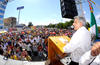Andrés Manuel López Obrador, candidato de la izquierda en México, visitó Torreón donde aseguró que en su gobierno no habrá políticos como “los Moreira”.