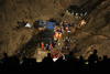 Los especialistas que llegaron a la mina tuvieron que construir un encofrado de madera en el túnel de acceso a la mina para evitar los constantes derrumbes que dificultaban el rescate.