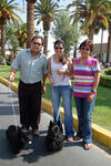 12042012 JAVIER , Ana Tere y Graciela, con sus mascotas.
