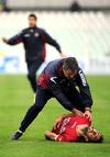 Uno de los atendió a Morosini en la cancha antes de la llegada de la ambulancia dijo que el jugador nunca recuperó la consciencia.