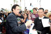 La estrella de John Cusack es la número 2,469 en el Paseo de la Fama de Hollywood.