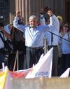 El candidato presidencial de la coalición Movimiento Progresista, Andrés Manuel López Obrador, realizó un acto de campaña en la Macroplaza de Monterrey.