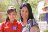 08052012 NATALIA  Graham junto a su mamá Susana de la Cruz.