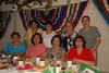 12052012 FRANSCIS,  Maricarmen, Ana María, Irma, Belén, Lupina, Rosalba e Hilda, con un desayuno festejaron el Día de las Madres.