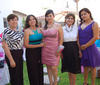 27052012 NITSIA  Pérez Soto en su despedida de soltera, con un grupo de amigas y familiares.