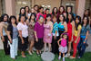 27052012 NITSIA  Pérez Soto en su despedida de soltera, con un grupo de amigas y familiares.