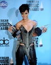Después de su aclamado "Good girl gone bad" Rihanna vuelve a aparecer con su música. Bajo el título de "Rated R", el disco sale en noviembre de 2009