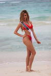La representante de Panamá, Mariela González, participa en una sesión fotográfica en traje de baño del Certamen Miss América Latina del Mundo que se realiza en la Riviera Maya, Quintana Roo (México).