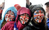 Londinenses pintaron sus caras con los colores de la bandera británica.