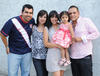 03062012 PAPáS Y PADRINOS  Enrique Ramírez y su esposa Marcela Ordóñez con la pequeña Mary Fer.