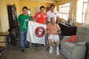 03062012 JóVENES  integrantes del Club Rotario de Torreón fueron los encargados de hacer entrega de una silla de ruedas al Sr. Benedicto, de 77 años de edad, quien sufrió de una embolia.