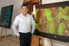 09062012 EL ARTISTA  plástico Guillermo García Ochoa expuso 'A través del tiempo' en Ciudad Lerdo, donde además recibió un reconocimiento por su trayectoria.