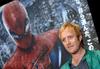 El actor Rhys Ifans posa para los fotógrafos a su llegada al estreno mundial de la película "Amazing Spider-Man" en Tokio (Japón).