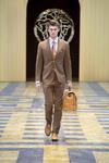 Creación de Versace en la Semana de la Moda Masculina de Milán.
