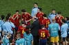 Iniesta daba un gran juego sin embargo España no lograba concretar en la zona final. (EFE)