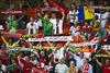 Las acciones arrancaban en el Donbass Arena con un tiro de Alvaro Arbeloa. (EFE)