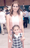 28062012 NIñA LUISA  Fernanda Aguilera Reyes con su mamá Martha Reyes de Aguilera.