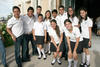 02072012 MUY CONTENTOS  lucieron los ahora egresados de secundaria, quienes continuarÃ¡n sus estudios en diversas instituciones educativas.