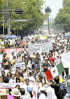 La marcha llevó unas dos horas desde la avenida Chivatito hasta la plancha del Zócalo, donde luego comenzaron a dispersarse.