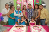 24072012 ALEJANDRO,  Claudia, el payasito, Fátima, Fabián, Claudia y Jaime con las niñas Paola y Fabiola.