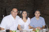 03082012 CARLOS,  Marcela y Miguel; durante el festejo de la se