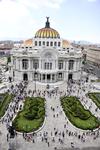 La cantante Chavela Vargas recibió el último adiós en el emblemático Palacio de Bellas Artes de esta capital, ese que tantas veces la vio cantar, en un sentido homenaje póstumo en el que no faltaron los mariachis y las rancheras.