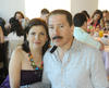 10082012 GABRIELA  y Ernesto RamÃ­rez, acudieron en pareja a reciente festejo social.
