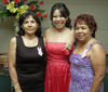 13082012 LUISA  Yolanda Woo Muñoz acompañada de su futura suegra Patricia y su tía Lourdes Muñoz.