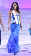 Miss Hungría, Tamara Cserhati desfiló durante la ceremonia de Miss Mundo.