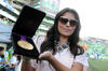 La esposa de Oribe mostraba la medalla olímpica que el jugador albiverde consiguió en Londres.