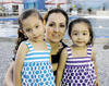 02092012 DAFNE  Castañeda con las pequeñas Chantal y Dafne Ramírez.