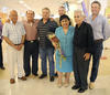 10092012 CARMEN  Salinas acompañada por miembros del Club Rotario de Torreón.