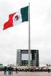 Autoridades develaron las placas colocadas en el asta bandera monumental, en la explanada y en la Plazuela Juárez.