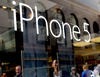 Días antes, usuarios de Apple esperabann en la puerta de distintas tiendas del mundo para ser los primeros en obtener el nuevo iPhone 5.