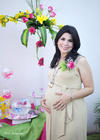 30092012 YAZMíN ANGéLICA  Torres de Ramírez, feliz en su baby shower.-