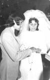 ENRIQUE Torres Sustaita y Francisca Zapata García el día de su boda el cuatro de octubre de 1972.