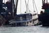 Al menos 38 personas murieron y cerca de un centenar resultaron heridas en el choque entre dos barcos de pasajeros en Hong Kong.