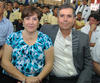 04102012 INVITADOS A ENTREGA DE RECONOCIMIENTO.  Maribel y Luis.