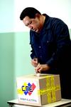 Henrique Capriles, votó rodeado de un aluvión de seguidores en el municipio caraqueño de Baruta, del que fue alcalde durante dos periodos.