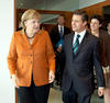 El presidente electo de México, Enrique Peña Nieto, calificó de positivo su encuentro con la canciller alemana Angela Merkel, quien le ofreció aportar la experiencia de ese país en materia de generación de energías renovables.