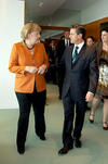 El presidente electo de México, Enrique Peña Nieto, calificó de positivo su encuentro con la canciller alemana Angela Merkel, quien le ofreció aportar la experiencia de ese país en materia de generación de energías renovables.