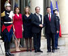 El presidente electo de México, Enrique Peña Nieto fue recibido por el mandatario francés Francois Hollande en una ceremonia protocolaria utilizada sólo para jefes de Estado.