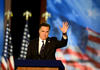El candidato republicano Mitt Romney expresó  esperanzas de que el presidente Barack Obama tenga éxito en solucionar los problemas de la nación, al admitir su derrota en las elecciones ante el mandatario.