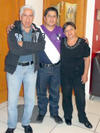 La pequeña Amy junto a sus bisabuelos Esperanza y Jorge.
