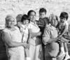 SOCORRO Huitrado Bustamante y Roberto Alonso Márquez, contrajeron matrimonio
el 10 de noviembre de 1956 en la Iglesia del Perpetuo Socorro, por lo que se
encuentran recibiendo felicitaciones de sus familiares.