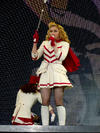 Madonna apareció vestida de "majorette" para interpretar "Express yourself" y acordarse de quien es hoy su máxima rival, Lady Gaga, a quien ha acusado incluso de plagio y a la que dedicó un contundente "she is not me".